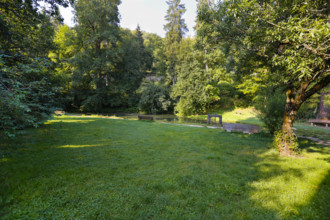 Lauter spring, Große Lauter, karst spring pot, park, idyll, lawn, benches, trees, Offenhausen,