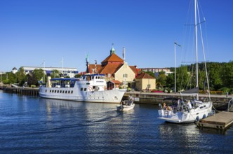 Archipelago boat MS BYFJORDEN and picturesque maritime flair in the guest harbour of Uddevalla,