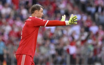 Goalkeeper Manuel Neuer FC Bayern Munich FCB (01) Gesture Gesture Telekom Cup Allianz Arena,