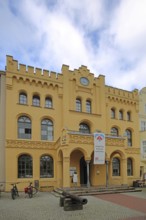 Former main guardhouse with battlements built in 1858, museum, tourist information centre, World