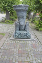 Life-size II by Heinz Breloh, bronze sculpture, Modern Art, Abstract Art, St. Nikolai Church,