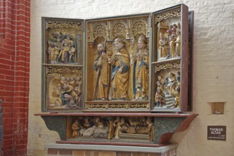 St Thomas altar with Thomas Aquinas in the centre, wood carvings, saint, monk, arts and crafts,