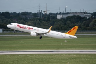 Pegasus Airline, Airbus A321neo, takes off, Düsseldorf Airport, North Rhine-Westphalia, Germany