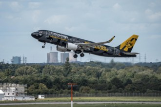Eurowings Airbus A320-200, team airbus, BVB Borussia Dortmund branding, Düsseldorf Airport, North