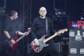 Billy Corgan (singer) and Jack Bates (bassist) from The Smashing Pumpkins live on The Aghori Tour