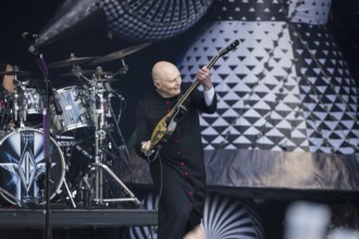 Billy Corgan, lead singer of The Smashing Pumpkins live on The Aghori Tour at the Zitadelle Spandau