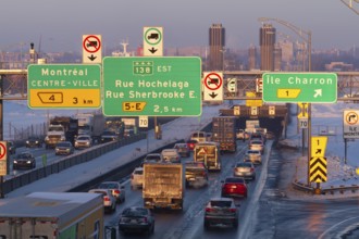 Traffic entering the city of Montreal, Traffic jam, Province of Quebec, Canada, North America