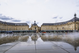 Miroir d'eau and Place de la Bourse, Bordeaux, Gironde, Nouvelle-Aquitaine, France