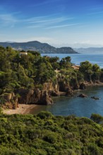 Picturesque coast and red rocks, near Anthéor, Saint-Raphaël, Massif de l'Esterel, Esterel