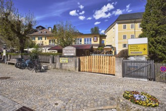 Gasthof Neuhaus, Royal Castle Berchtesgaden, pedestrian zone, square, cobblestones, trees, benches,