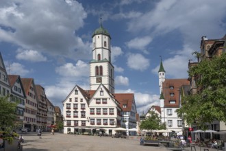Market square with St Martin's Church, gabled houses and the new town hall on the right, Biberach,