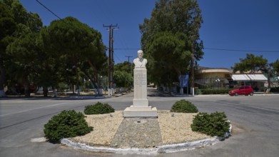 Paris Roussos, Fighter for unification with Greece, A roundabout with a bust in the centre,
