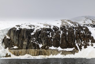 Mountain range, Sea, Alkefjellet, Spitsbergen, Svalbard