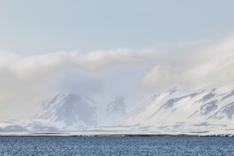 Sea, mountain range, Eolusneset, Spitsbergen, Svalbard