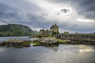 Eilean Donan Castle, Loch Duich, Isle of Skye, Highlands, Scotland, UK