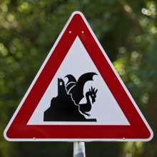 Traffic sign, Give way, Drachenfels with dragon, Drachenfelsbahn, Königswinter, North
