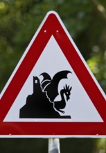 Traffic sign, Give way, Drachenfels with dragon, Drachenfelsbahn, Königswinter, North