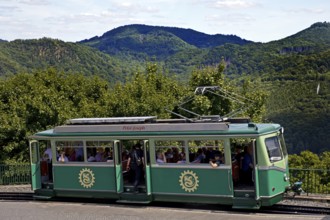 Drachenfelsbahn, cog railway on the Drachenfels with a view of the Siebengebirge, Königswinter,