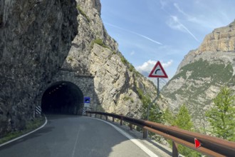 View of the Galleria Rastello road tunnel from 1928 on the south-west ramp down from the Stelvio
