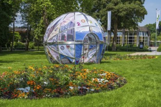 Park in front of the entrance to the garden show, walk-in sphere, pavilion, Bad Lippspringe,