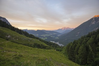 Magical sunset at the Halsalm above the Hintersee with views of the Hoher Göll, Hochkalter and