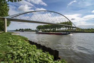 The Liniebrug, bicycle and pedestrian bridge over the Amsterdam-Rhine Canal near the village of