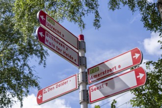 Long-distance cycle route F28, so-called Doorfietsroute, through cycle route, in the province of