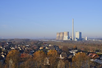 Houses in Hamm-Herringen and Gersteinwerk power station in Werne-Stockum, North Rhine-Westphalia,