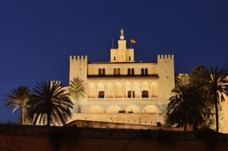 Almudaina Palace or Royal Palace La Almudaina, night shot, Palma de Majorca, Majorca, Balearic