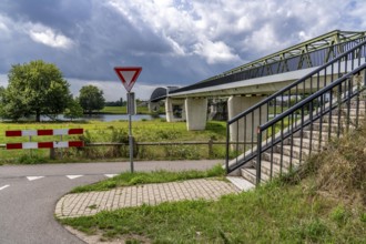 De Massover cycle path bridge, over the Meuse south of Nijmegen, near Cuijk, part of the