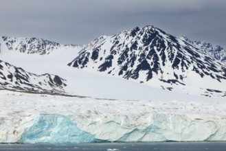 Glacier tongue, ice, mountain top, sea, Lillienhöökbreen, Spitsbergen, Svalbard