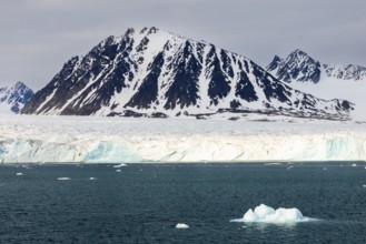 Glacier tongue, ice, mountain peak, sea, Lillienhöökbreen, Spitsbergen, Svalbard