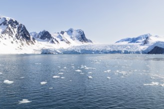 Glacier tongue, ice, mountain range, sea, Fugelfjorden, Spitsbergen, Svalbard