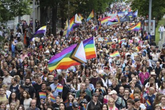 Overview of the participants with colourful rainbow flags at the 47th Christopher Street Day under