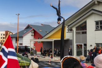 Aerial acrobatics, girls, catch for King Harald as part of the end of coal mining, Longyearbyen,