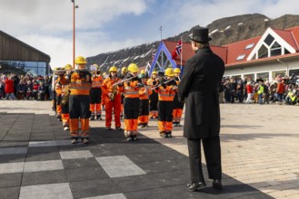 Miners' band plays at the reception for King Harald at the end of coal mining, Music band,