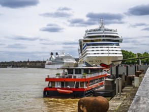 Cruise ships, Bordeaux, Gironde, Nouvelle-Aquitaine, France