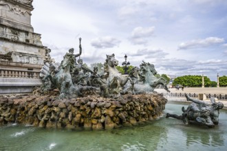Fontaine du Char du Triomphe de la Concorde, Place des Quinconces, Bordeaux, Gironde,