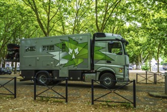 Big Canpervan in Bordeaux, Gironde, Nouvelle-Aquitaine, France