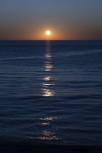Sunset by the sea, North Sea, English Channel, Étretat, evening mood, atmospheric, Normandy,