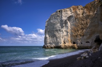 View of the Eye of the Panda, L'oeil du Panda, rock window, cave, in the rock arch Falaise