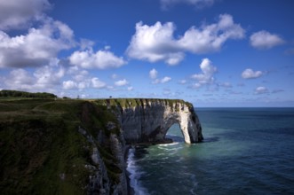 Rock arch Falaise or Porte La Manneporte, Étretat, sea, steep coast, cliffs, chalk cliffs,