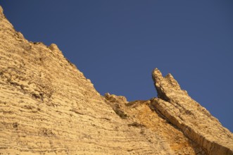 Étretat, sea, steep coast, cliffs, chalk cliffs, alabaster coast, La Côte d'Albâtre, evening mood,