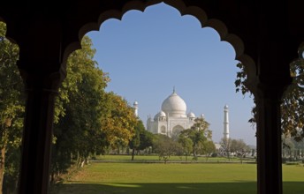 Taj Mahal or Taj Mahal, mausoleum, with Persian garden, Agra, Uttar Pradesh, India