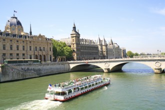 Passenger ship, architecture, Conciergerie, riverside, Seine, Paris, France