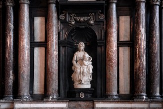 Bruges Madonna, sculpture by Michelangelo from 1501 to 1506, Moscron chapel of the Bruges Church of