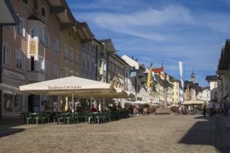 Gabelhäuser mit Lüftlmalerei in der Marktstraße, pedestrian zone, Altstadt, Bad Tölz, Upper