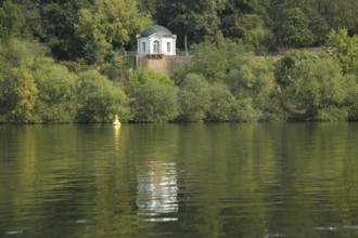 Classicistischer Frühstückspavillon am Main, Schlossgarten, Aschaffenburg, Lower Franconia,