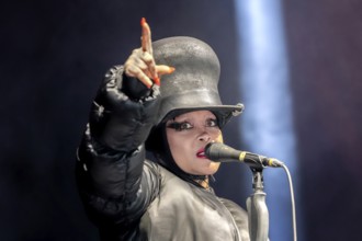 Erykah Badu, singer, USA, soul, hip-hop, R&B, The Return Of Automatic Slim World Tour 2025, live at