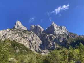 View from Klausbach Valley to the wild peaks of the Reither Alm with Stadelhorn and Mühlsturzhorn,